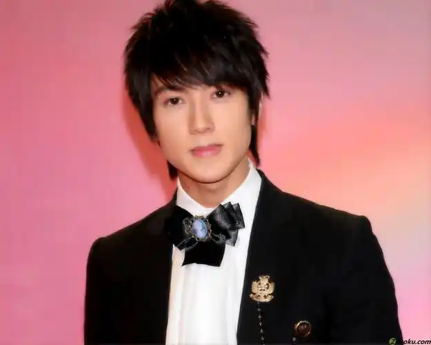 花样美男!吴尊精美写真壁纸