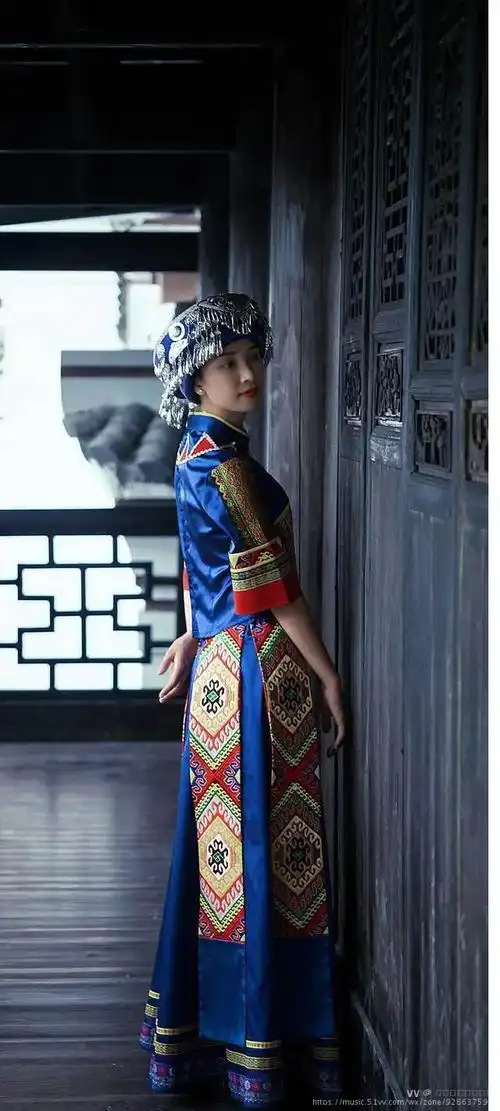 土家族传统服饰