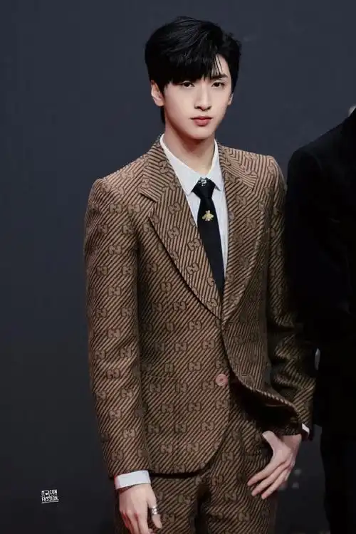 时代少年团-严浩翔