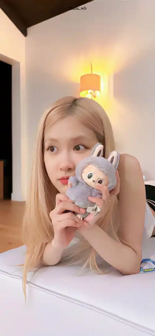 rosé朴彩英壁纸更新啦～0899