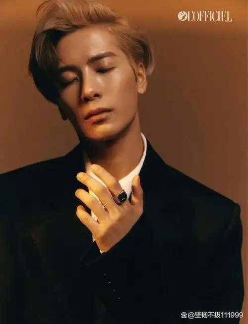 王嘉尔帅出新高度,令人赞叹不已的时尚表现力