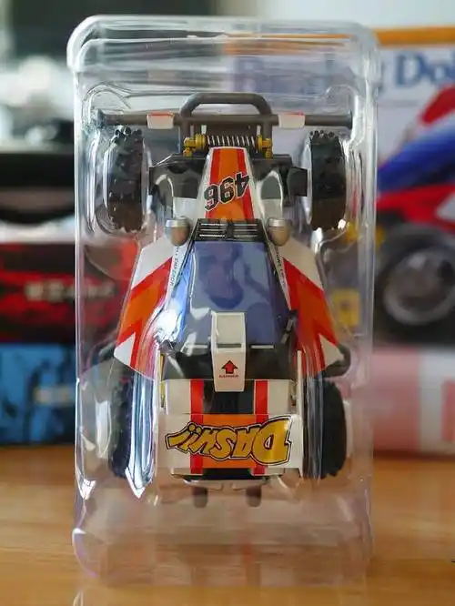 四驱小子天皇巨星入手拍照,话说还有人记得这部动漫么?