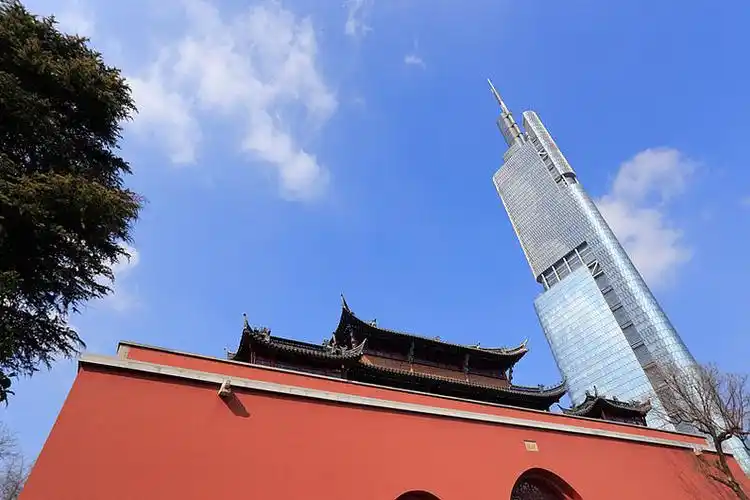 南京紫峰大厦(从南京鼓楼公园仰望紫峰大厦)_高清图片_全景视觉