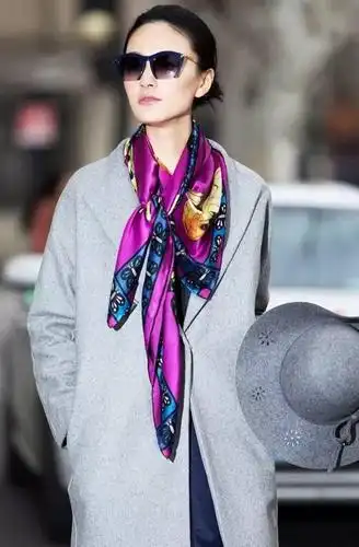 丝巾应该如何搭配才不会显得土气