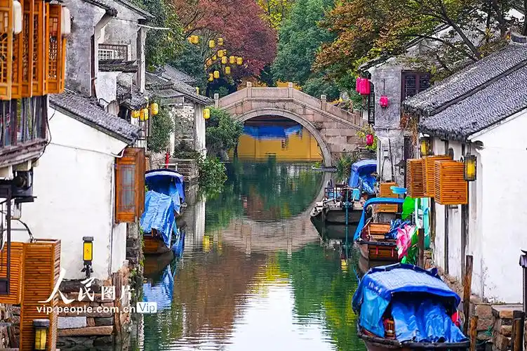 周庄古镇初冬秋景美如画