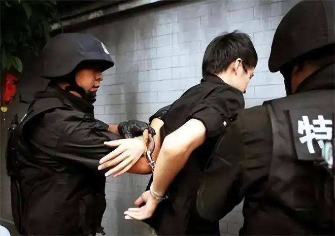 为何警察抓人时警笛声不断,不怕打草惊蛇吗?