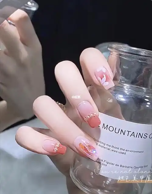 96温精灵彩绘美甲款式