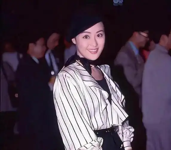 玫瑰的故事原型,香港公认拜金女,一个人搞垮2个亿万