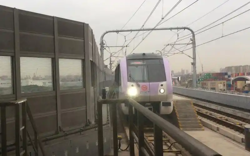 【上海地铁】10号线二期高架段列车运行与报站