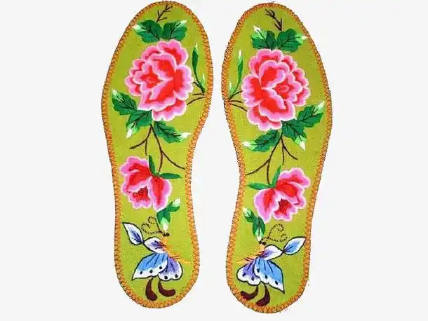 关键词 : 鞋底,装饰,刺绣,手工,牡丹花,艺术