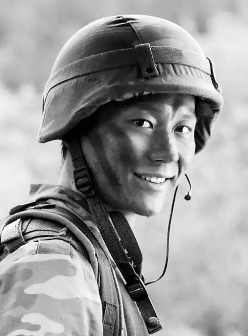 《团长》延续造星奇迹 李晨买棉鞋遇"敲竹杠"