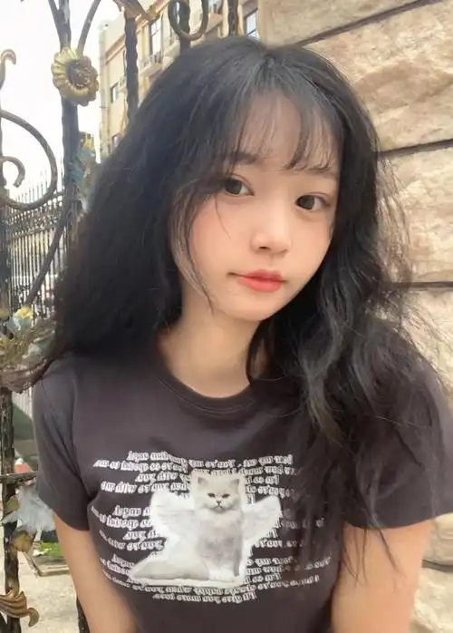 六年级的妹妹说要帮我拍个照