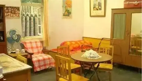 50年代中国家居的这六个十年里:"在时代发展的步伐中,人们的生活也不