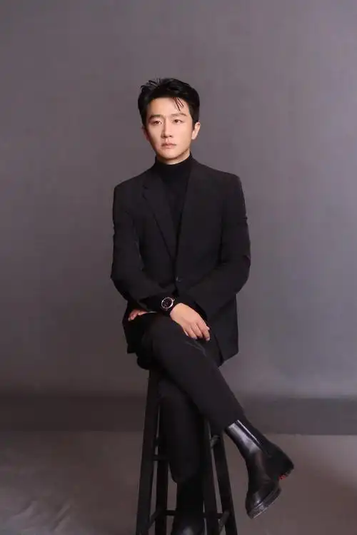 一些大家很爱的西装轩@黄轩的微博 送上,快来查收吧!