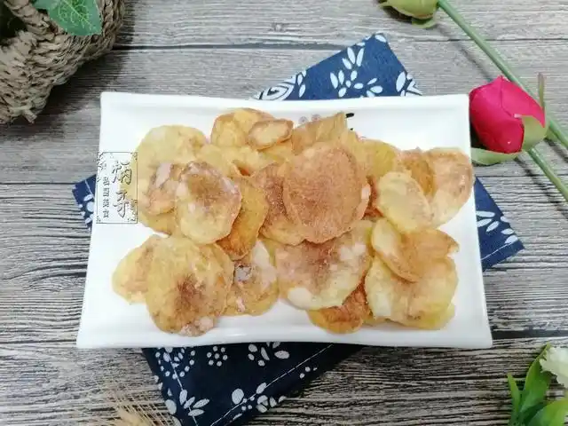 教你土豆新吃法,比小零食都好吃,比买的薯片强,我家隔三差五做