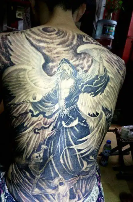 满背好看的六翼天使纹身图案