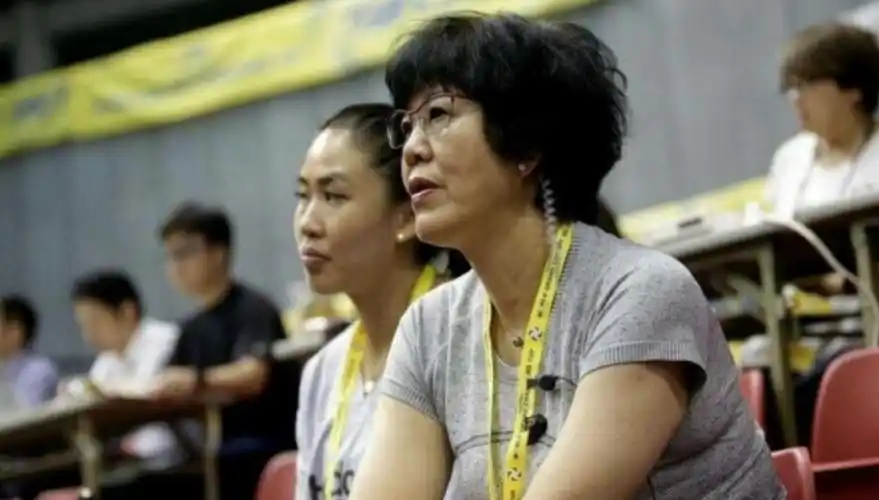 安家杰的成就得益于他娶了一个好妻子,而周婷嫁给女排幕后英雄安家杰