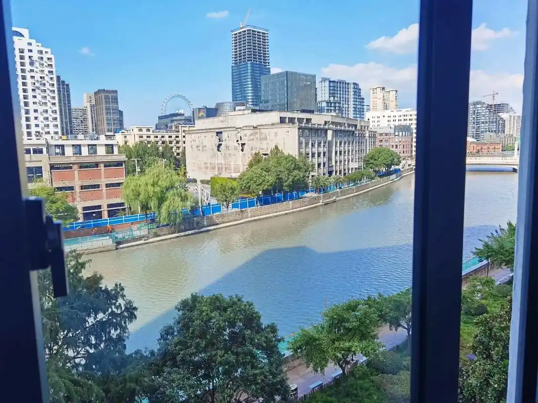 1号线新闸路地铁口整租1房