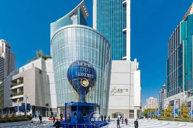 hometoluxury耀目来袭上海恒隆广场邀你探秘浩瀚银河