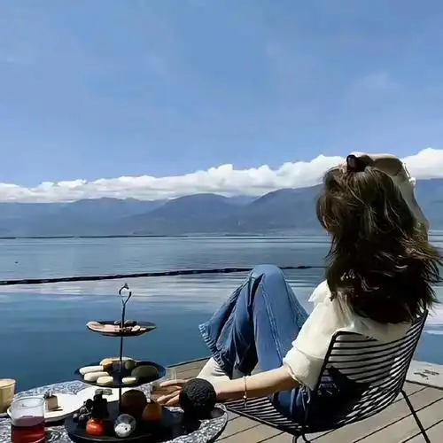 浪漫与自由并行 自由感女生头像>