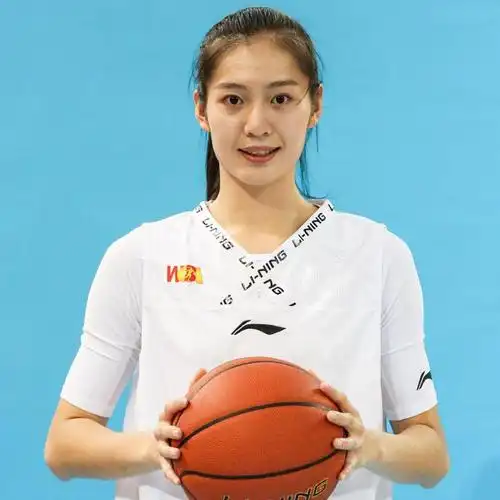 郭子瑄(中国女子篮球运动员)_尚可名片