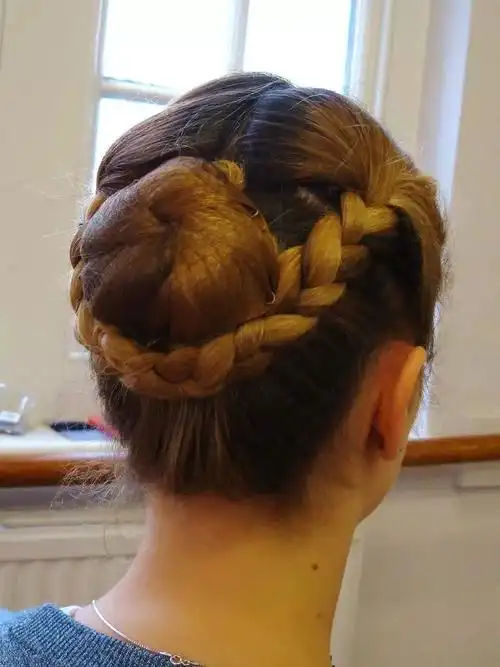 超级实用,八步教你盘一个完美的芭蕾发型-舞蹈相关 舞蹈 芭蕾舞-南京