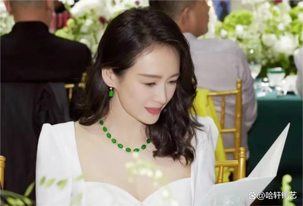 章子怡戴过的顶级翡翠珠宝,每一件都价值不菲,不愧是国际章!