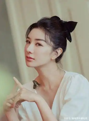 黄奕,虽然眼光不太好,但颜值还是很高的