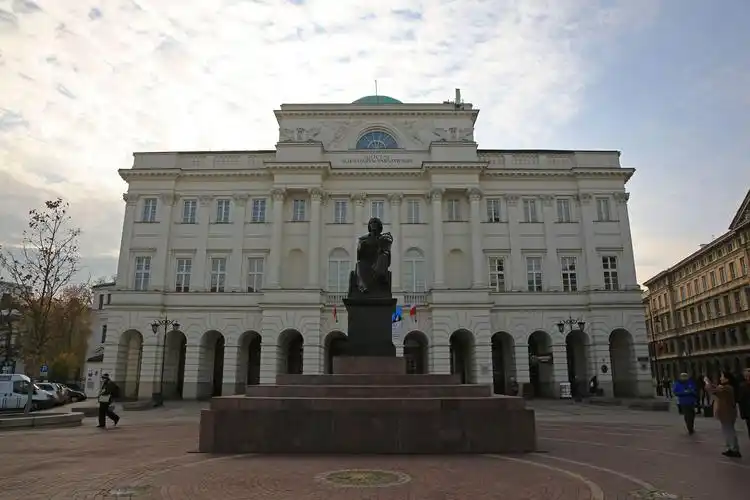 「波兰首都」(波兰首都华沙)