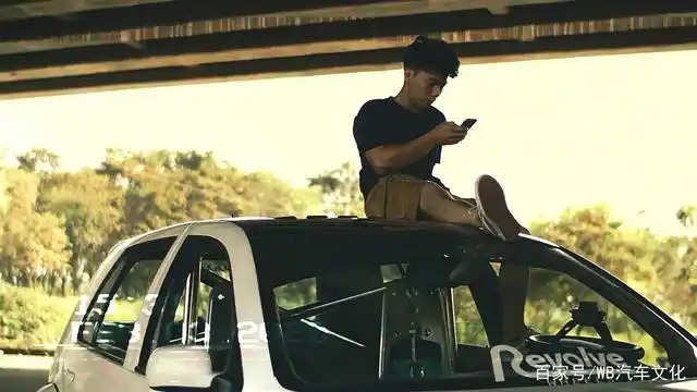 为什么要用越南风情的姿势坐在车顶上?爆改高尔夫mk4