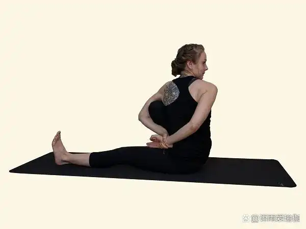 瑜伽深度扭转排毒体式,圣哲马里奇c不要错过!