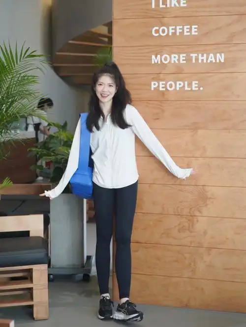 165cmootd喝个下午茶然后去运动