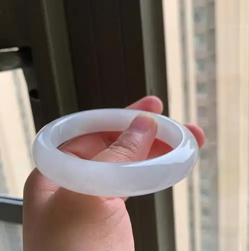 57白冰白月光老坑起胶翡翠手镯