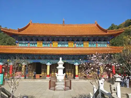游览圆通寺 美景似仙境