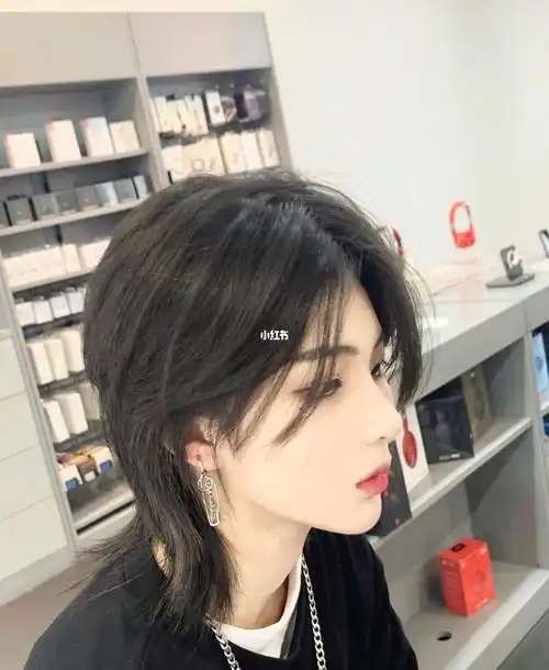 高级感狼尾最火高层次修容短发发型 酷感女生最爱 狼尾鲻鱼头 菏泽