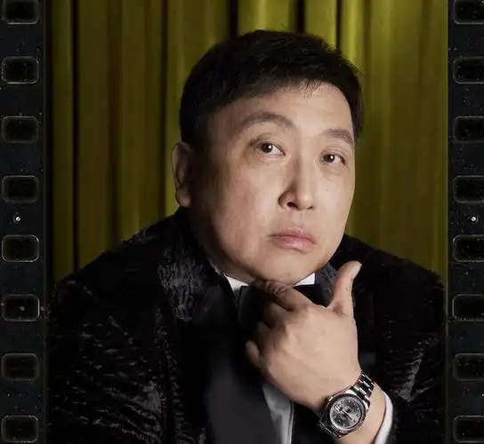 作为制片人,陈祉希虽然没有王晶导演过和演过的喜剧多,但她制片的