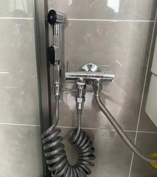 马桶内壁,马桶后面的死角都很方便.