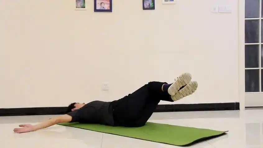 瘦腰健身操有哪些动作(瘦腰健身操有哪些动作图片)