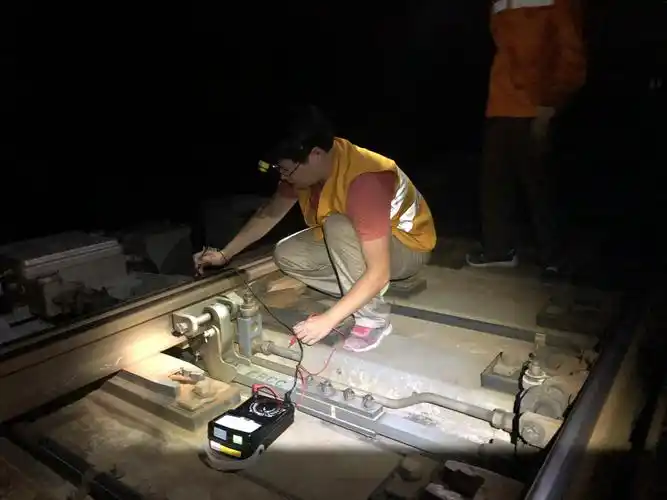 提速道岔杆件绝缘及安装装置绝缘测试