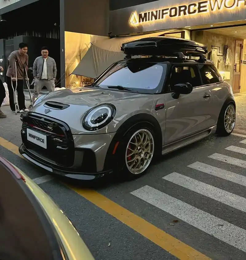 mini改装案列 独角兽灰 x 金 |mini jcw|||bbs rs-gt 的淡金色配