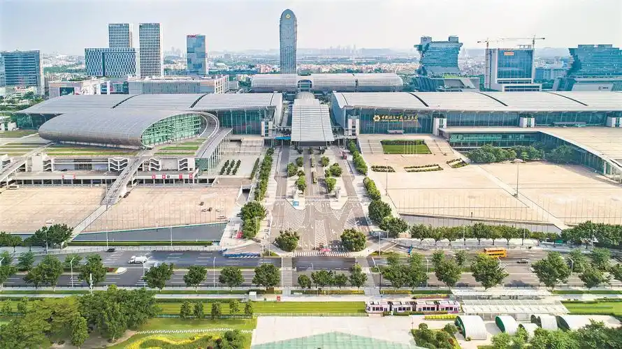 琶洲展馆正以焕然一新的面貌整装待发.(来源:广州日报)