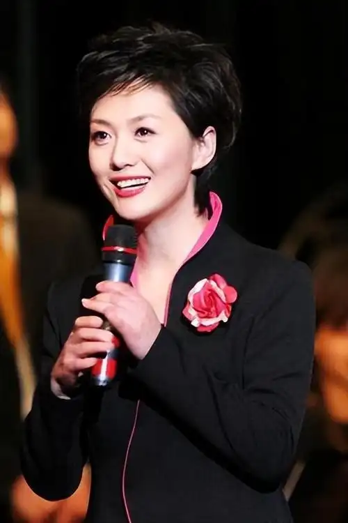 回顾央视主持人海霞:我正确的决定,就是为科学家丈夫生女儿