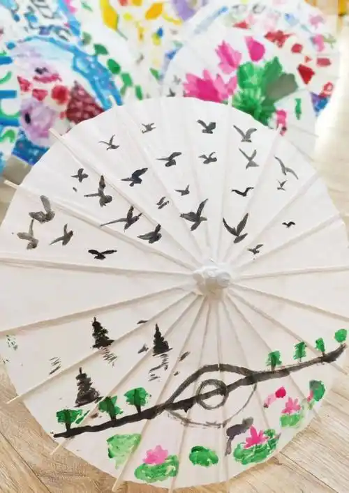 纸伞画情魅力杭州杭州雅仕苑幼儿园手绘油纸伞活动