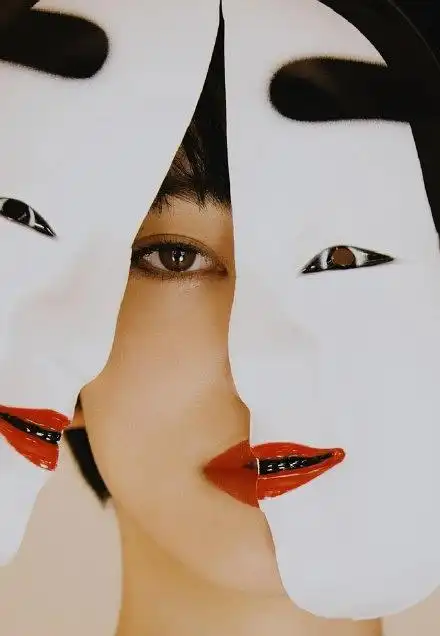 zhonglin钟灵超有自己风格的新锐摄影师