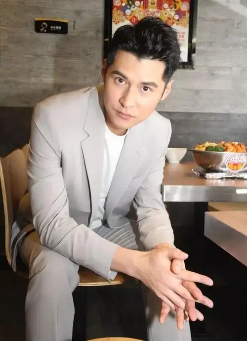 睡废屋被蚤咬!tvb新一代"师奶杀手"曾穷到靠爸爸塞钱打救