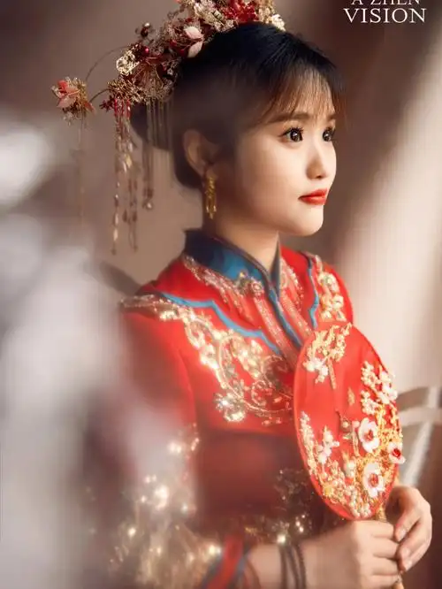 新娘妆中式造型出阁经典红色秀禾服