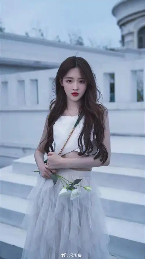 速收藏戴羽彤靓丽生活写真照