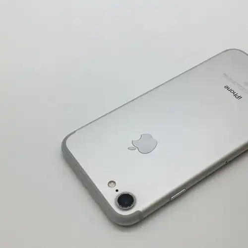 苹果iphone7银色全网通128g国行9成新