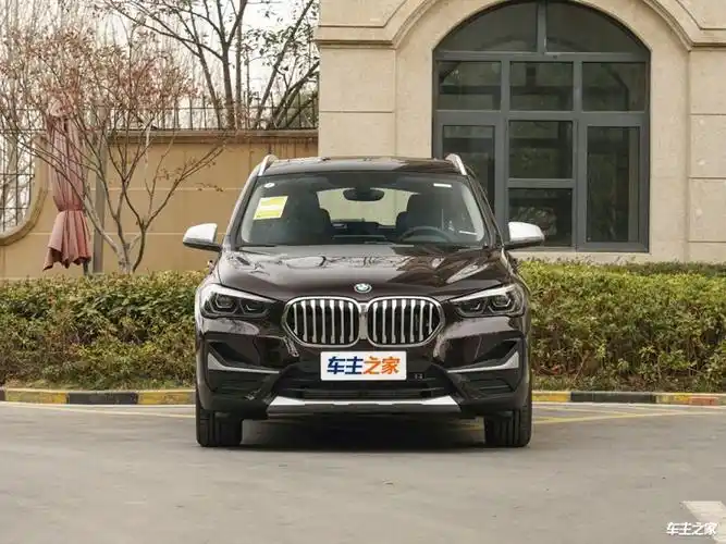 燃油版车型继续具有1.5t/2.0t版本可选,其中搭载2.0t发动机的