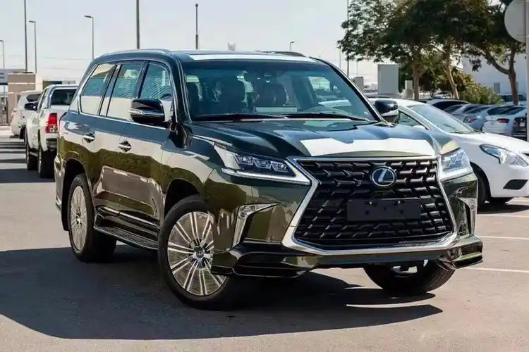 军绿色雷克萨斯570